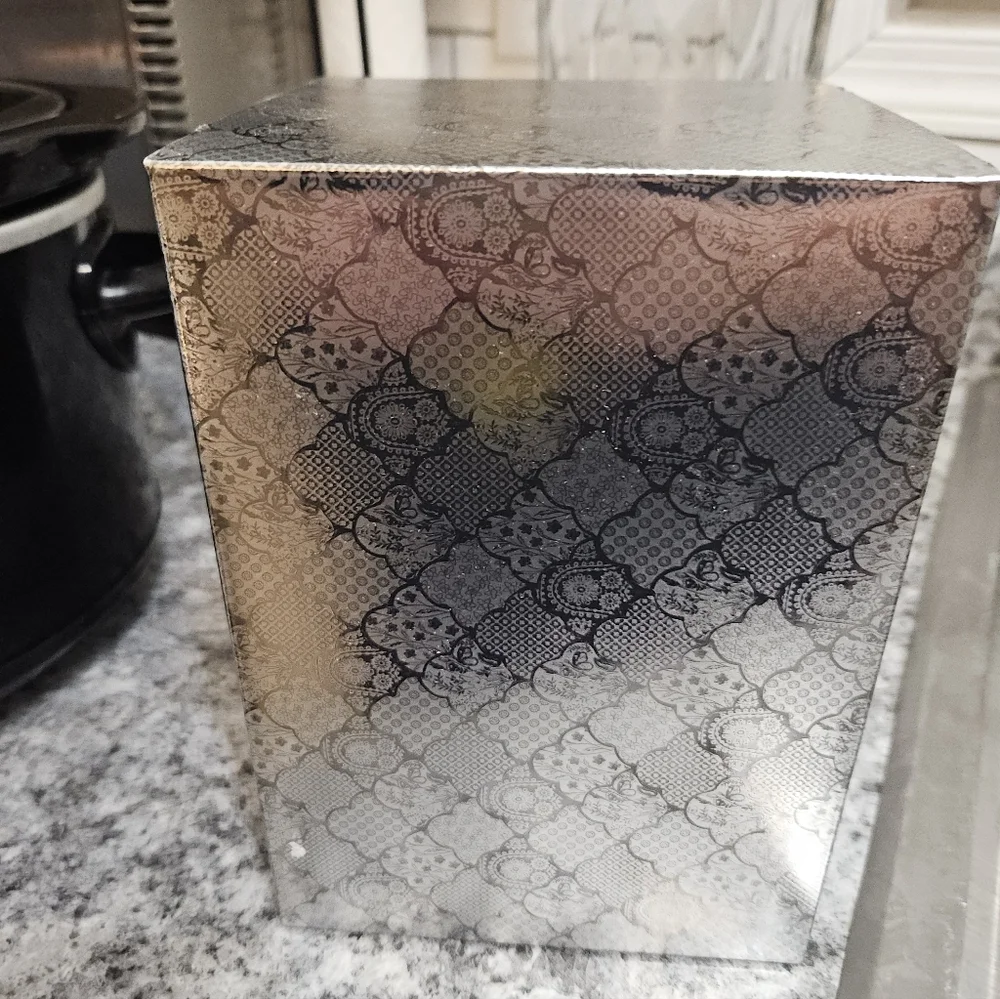 Taylor Swift The Eras Tour Acoustic Piano Snow Globe - Picture 7 of 8